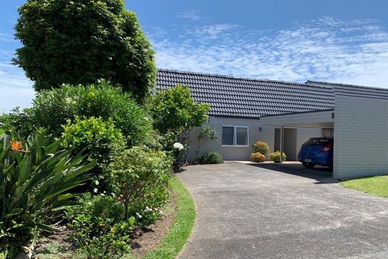 Photo of property in 1/281 Beach Road, Campbells Bay, Auckland, 0630