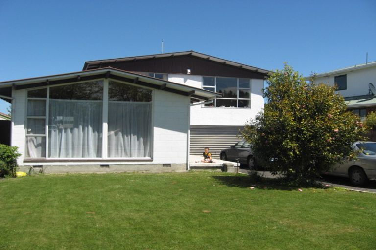 Photo of property in 27 Barnes Road, Redwood, Christchurch, 8051