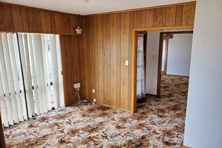 Photo of property in 18 Hallberry Road, Mangere East, Auckland, 2024