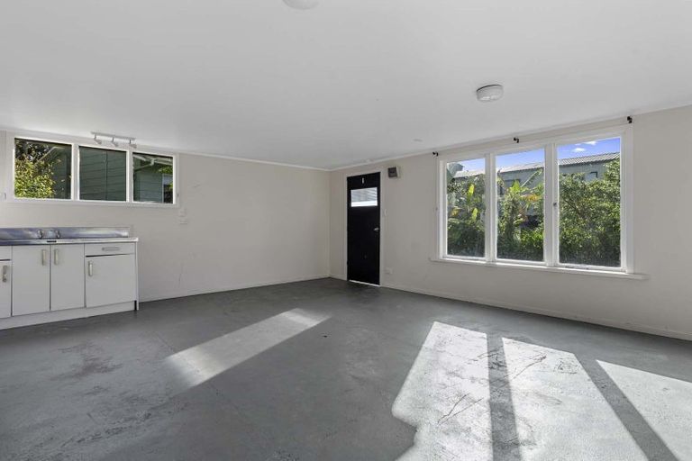 Photo of property in 12 Hillview Road, Waihi Beach, 3611
