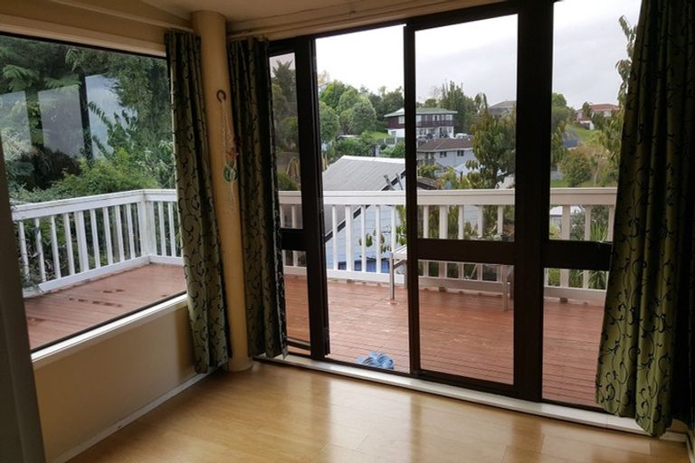 Photo of property in 45 Agincourt Street, Glenfield, Auckland, 0629
