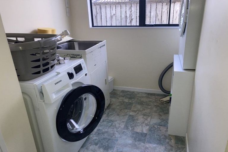 Photo of property in 10 Amesbury Drive, Churton Park, Wellington, 6037