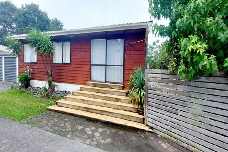 Photo of property in 1/166 Nile Road, Milford, Auckland, 0620