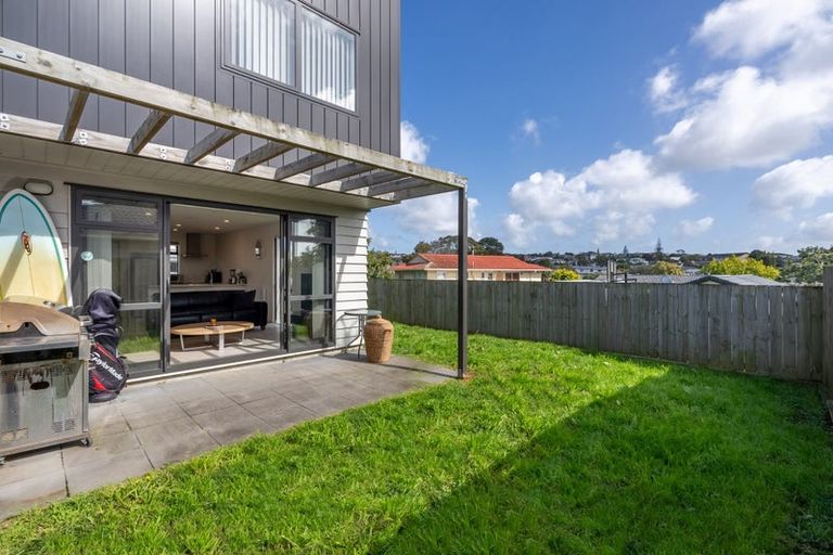 Photo of property in 7/60 Hepburn Road, Glendene, Auckland, 0602