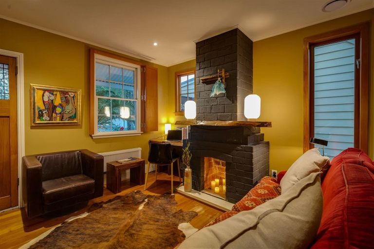 Photo of property in 404 Montreal Street, Christchurch Central, Christchurch, 8013