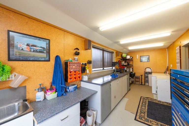 Photo of property in 48 Tennyson Avenue, Kelvin Grove, Palmerston North, 4414