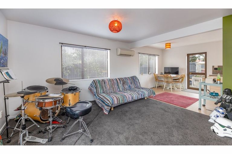 Photo of property in 51a Shackleton Street, New Brighton, Christchurch, 8061