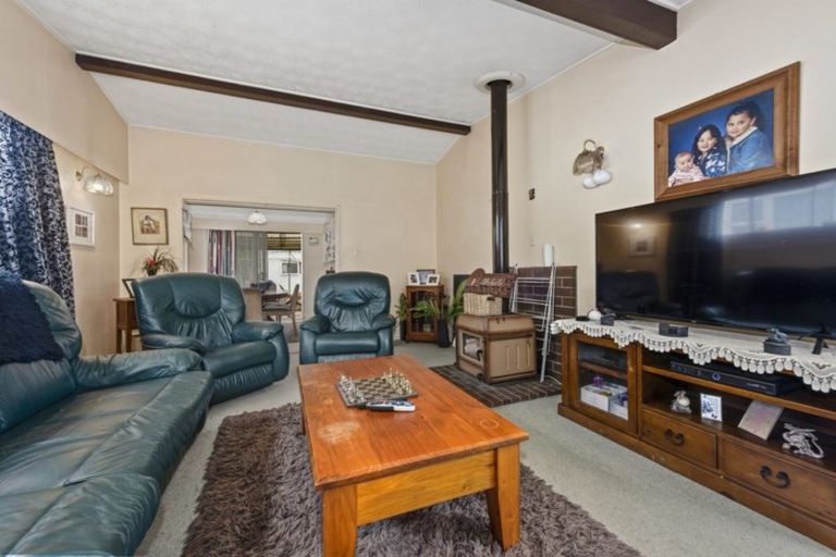 Photo of property in 5 Bonnie Glen Crescent, Ebdentown, Upper Hutt, 5018