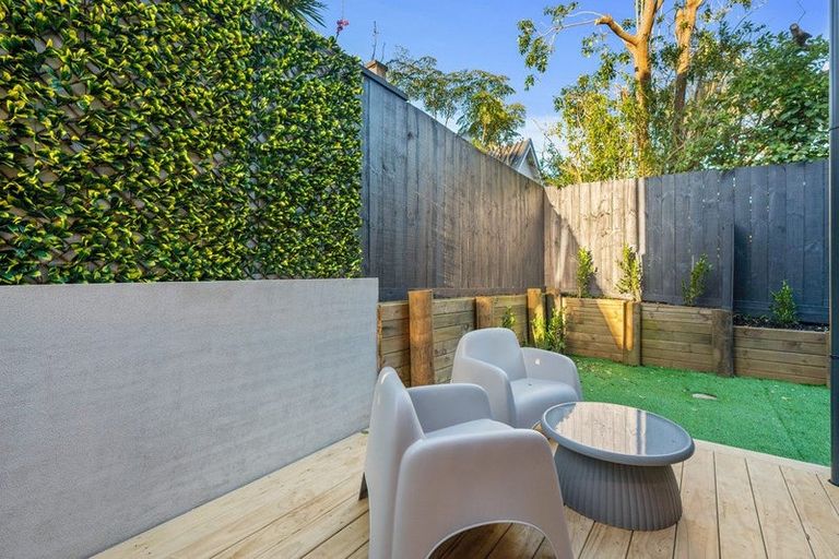 Photo of property in 201d Hurstmere Road, Takapuna, Auckland, 0622