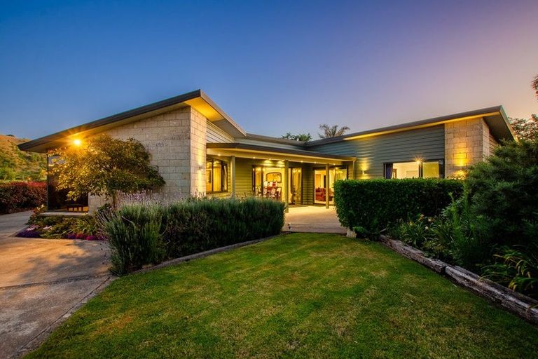 Photo of property in 10 Lambert Way, Paraparaumu, 5032