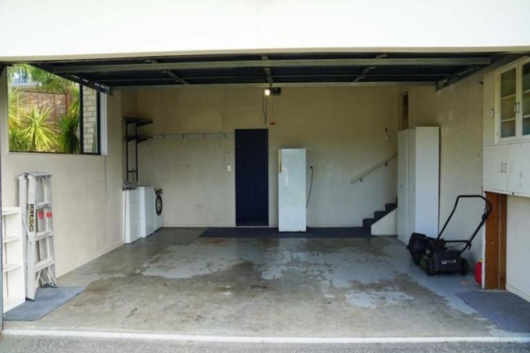 Photo of property in 23 Roberta Crescent, Orewa, 0931