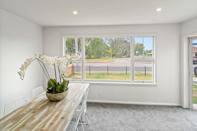 Photo of property in 112 Wainoni Road, Avondale, Christchurch, 8061