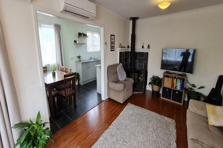 Photo of property in 1/70 Settlement Road, Papakura, 2110