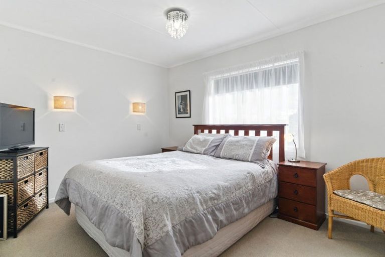 Photo of property in 2 Kirkpatrick Place, Papamoa Beach, Papamoa, 3118