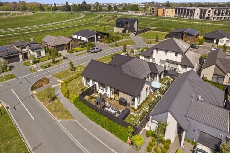 Photo of property in 52 Manakura Street, Russley, Christchurch, 8042