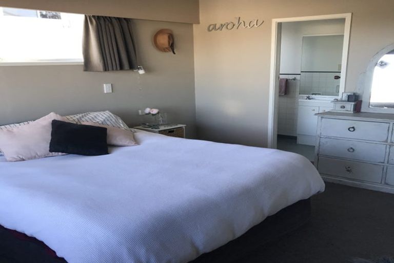 Photo of property in 4 Liston Avenue, Hilltop, Taupo, 3330