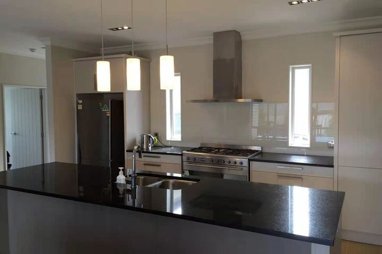 Photo of property in 10 Travis View Drive, Fairview Heights, Auckland, 0632