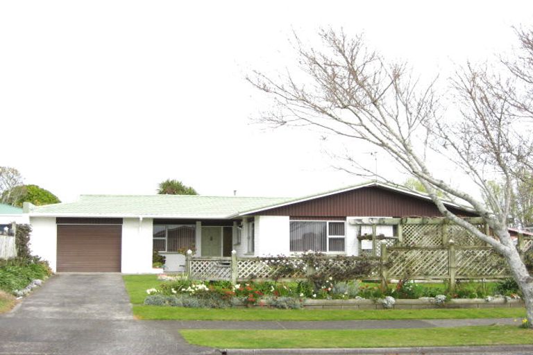 Photo of property in 35 Truby King Street, Merrilands, New Plymouth, 4312