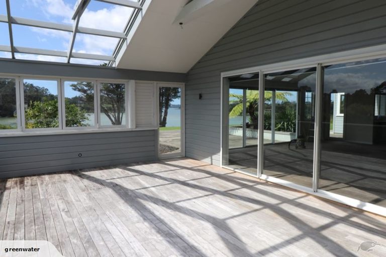 Photo of property in 107 Riverland Road, Kumeu, 0892