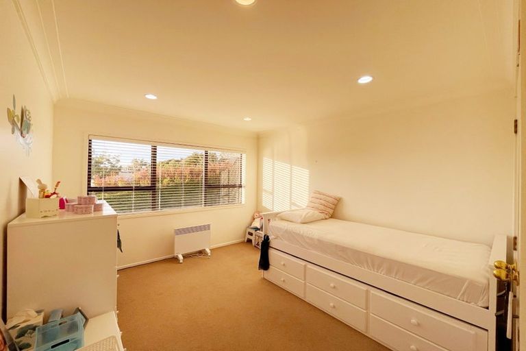 Photo of property in 78 Onewa Road, Northcote Point, Auckland, 0627