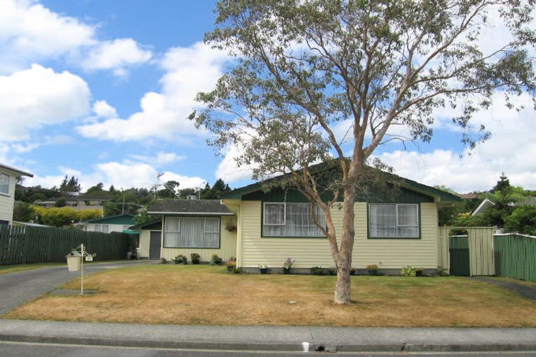 Photo of property in 24 Shanly Street, Brown Owl, Upper Hutt, 5018