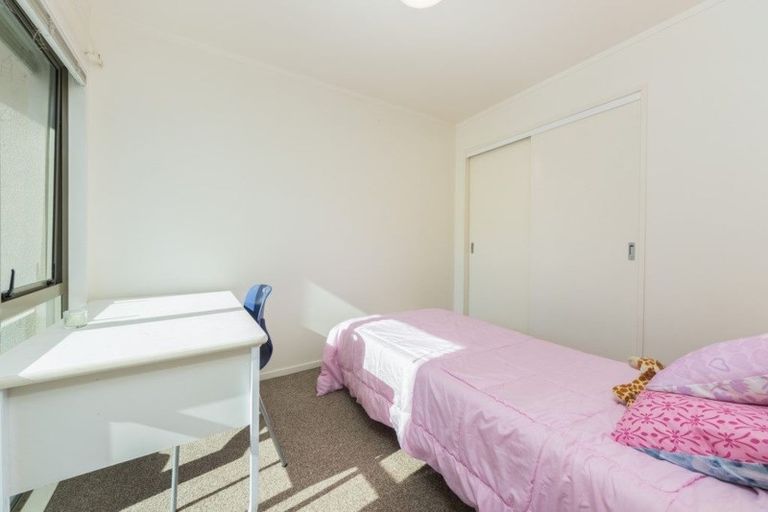 Photo of property in The Haven, 14/120 Beach Haven Road, Beach Haven, Auckland, 0626