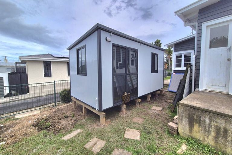 Photo of property in 40 Evans Road, Weymouth, Auckland, 2103