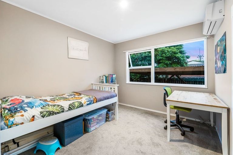 Photo of property in 554 Swanson Road, Ranui, Auckland, 0612