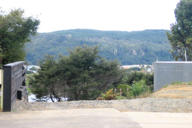 Photo of property in 27 Brenton Place, Whangamata, 3691