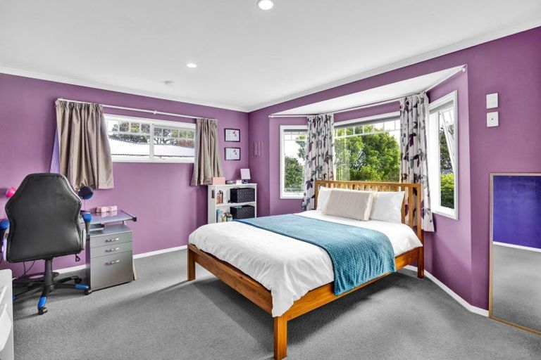 Photo of property in 77 Govett Avenue, Frankleigh Park, New Plymouth, 4310