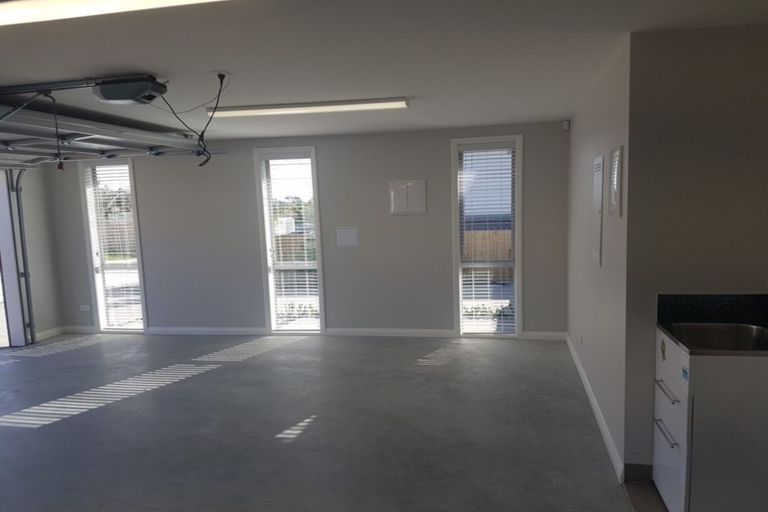 Photo of property in 3 Pae Moana Place, Stanmore Bay, Whangaparaoa, 0932