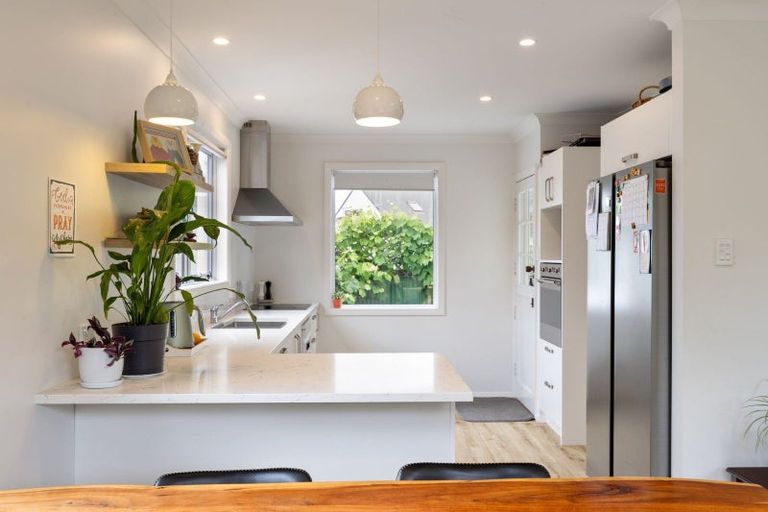 Photo of property in 6 Belgrave Place, Awapuni, Palmerston North, 4412