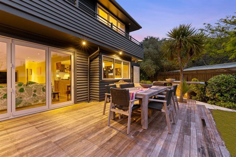 Photo of property in 42 Whitfield Street, Sumner, Christchurch, 8081