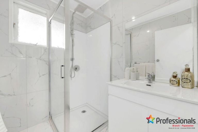 Photo of property in 39 Cottingham Crescent, Mangere East, Auckland, 2024