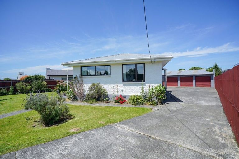 Photo of property in 42 Aloway Street, Wallacetown, 9816