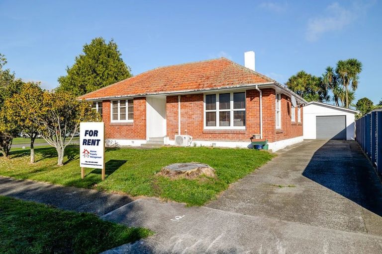 Photo of property in 27 Crewe Crescent, Hokowhitu, Palmerston North, 4410