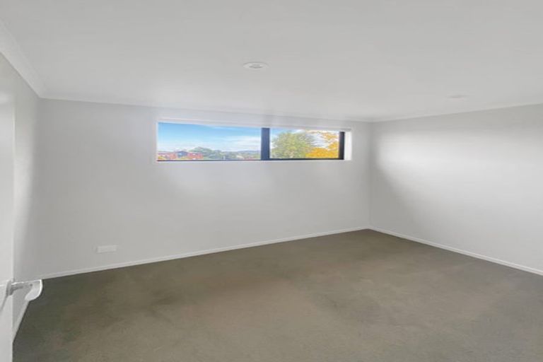 Photo of property in 3/5 Peachgrove Road, Te Atatu Peninsula, Auckland, 0610