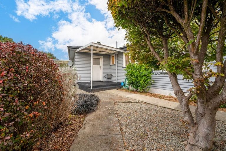 Photo of property in 15 Rugby Street, Waimate, 7924