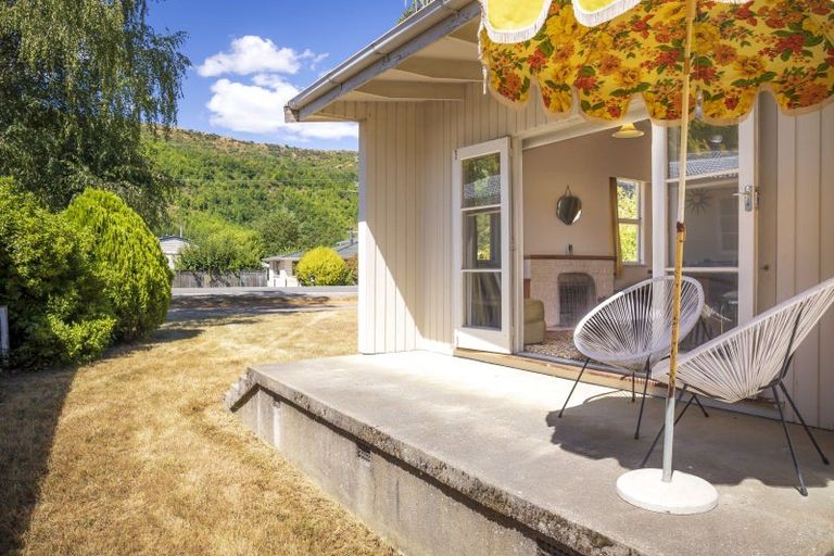 Photo of property in 44 Centennial Avenue, Arrowtown, 9302