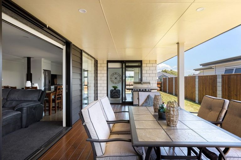 Photo of property in 2 Kotare Drive, Coastlands, Whakatane, 3120