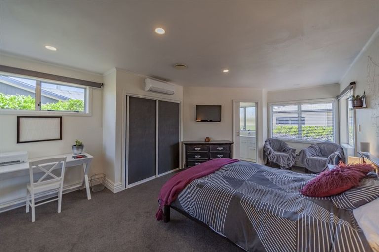 Photo of property in 106 Wharerangi Road, Greenmeadows, Napier, 4112