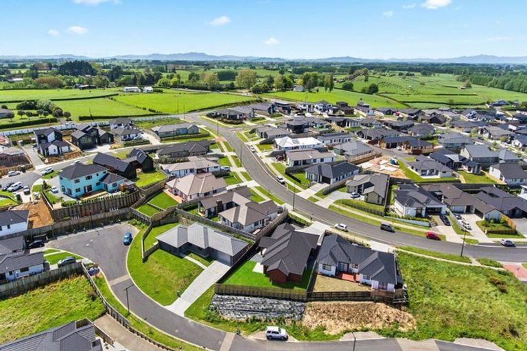 Photo of property in 16 Waireka Road, Rototuna North, Hamilton, 3210