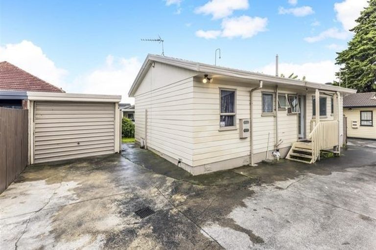 Photo of property in 2/34 Plunket Avenue, Papatoetoe, Auckland, 2104