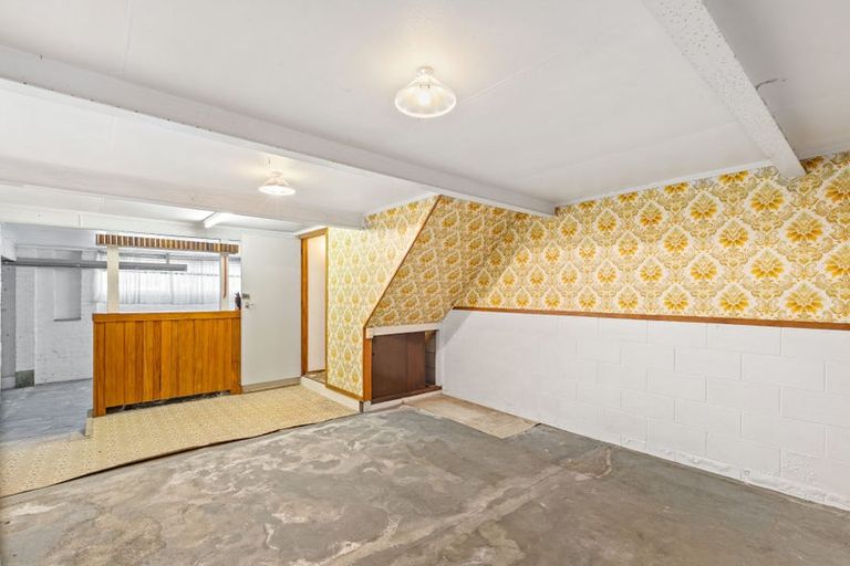 Photo of property in 30 Sylvan Crescent, Te Atatu South, Auckland, 0610