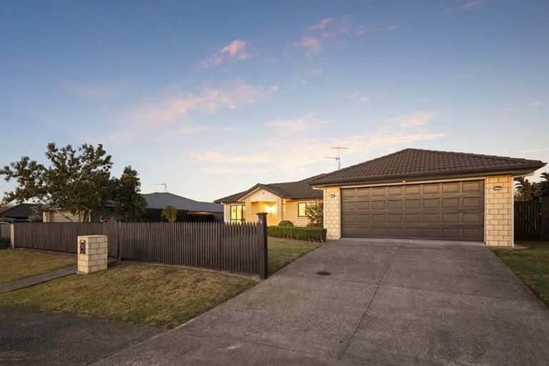 Photo of property in 16 Thomas Moore Place, Pukekohe, 2120
