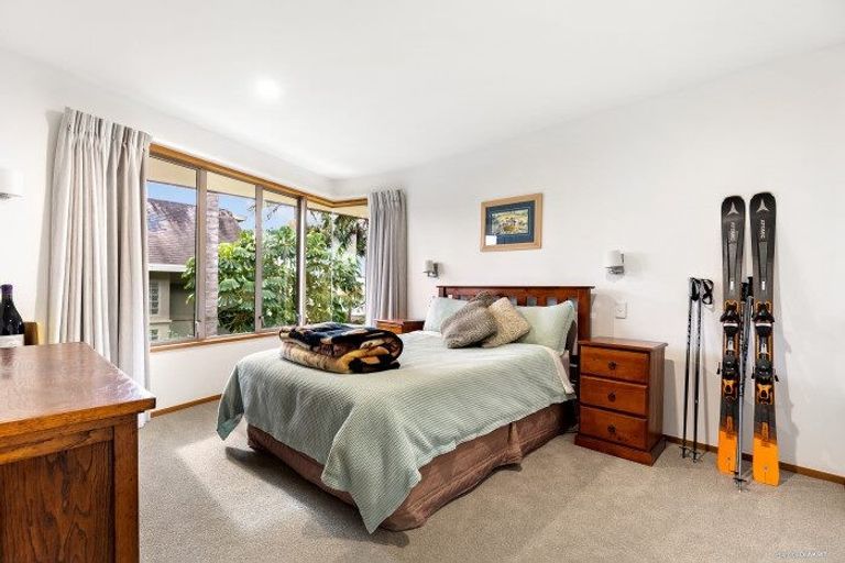 Photo of property in 27a Saltburn Road, Milford, Auckland, 0620