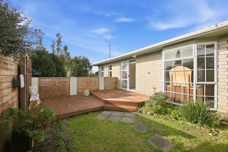 Photo of property in 34 Truby King Street, Merrilands, New Plymouth, 4312