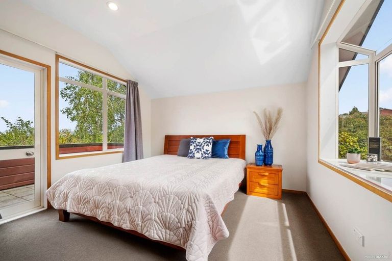 Photo of property in 16a Honeysuckle Lane, Mairangi Bay, Auckland, 0630