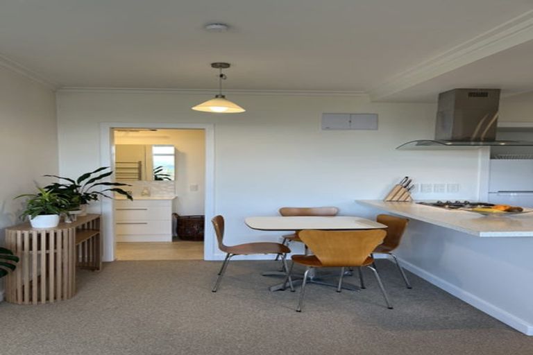 Photo of property in 11 Fairview Crescent, Kelburn, Wellington, 6012