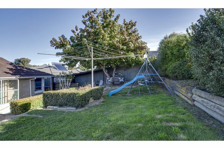 Photo of property in 16 Clyde Carr Crescent, Waimataitai, Timaru, 7910